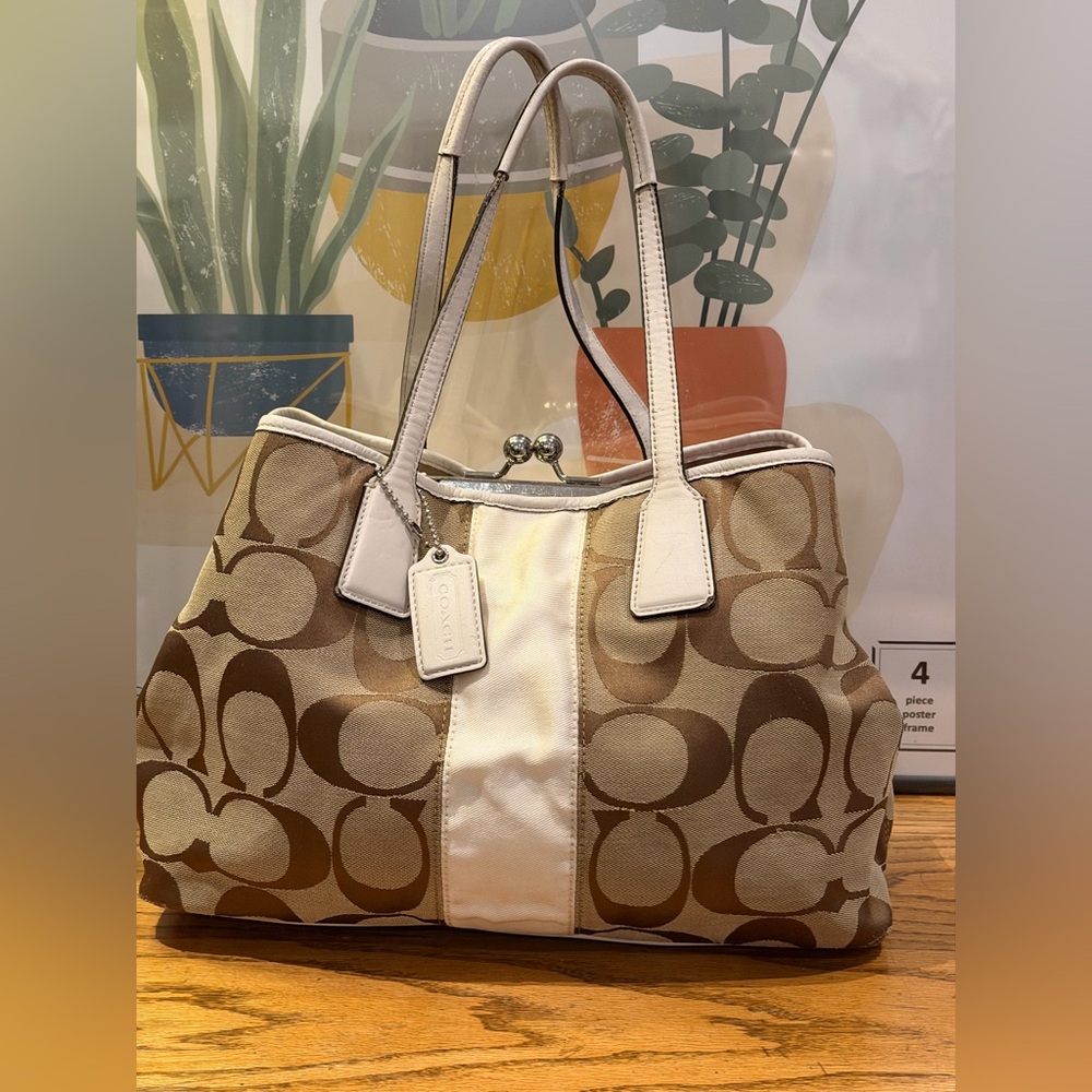 FREE SHIPPING! COACH brand handbag